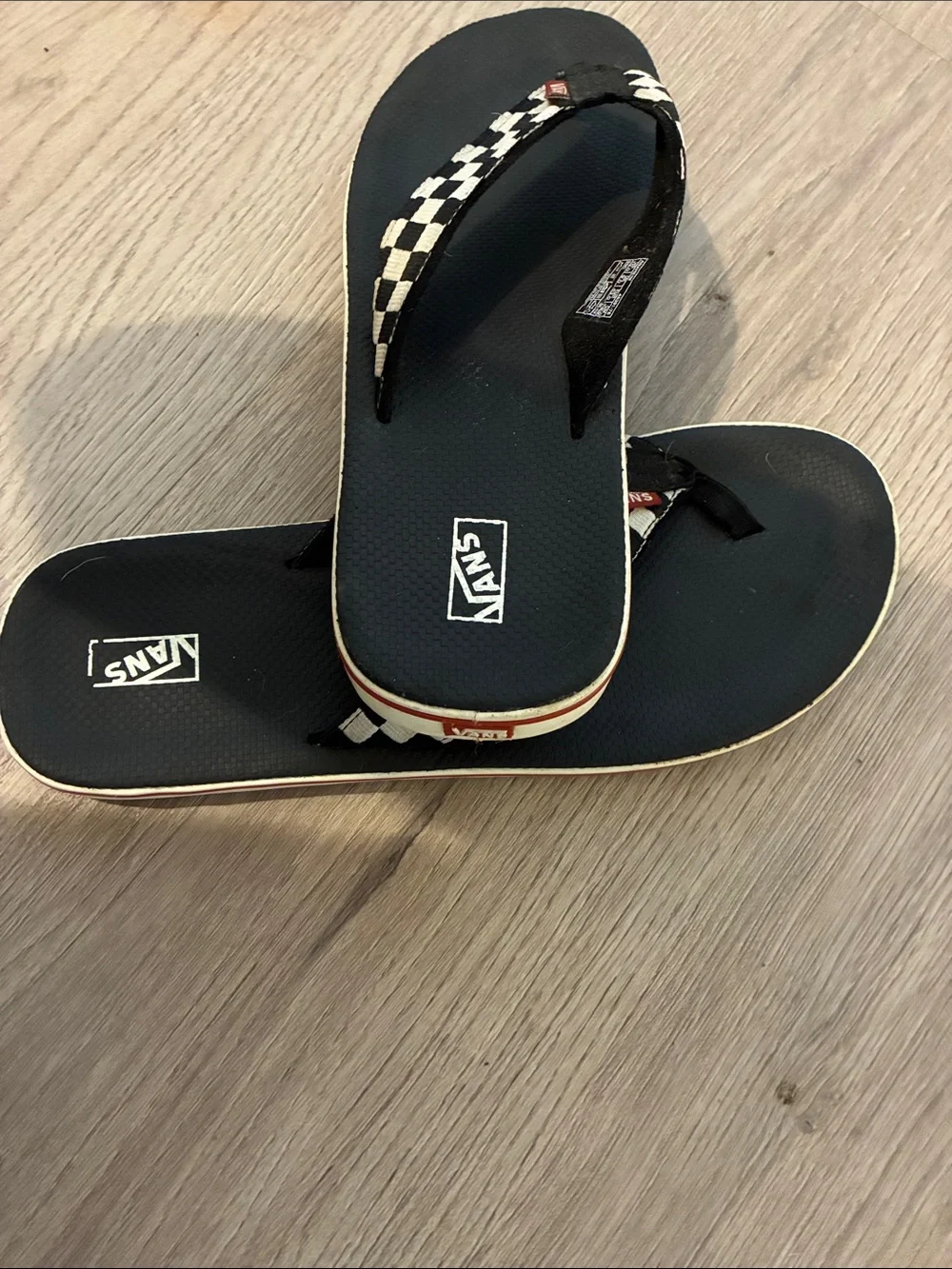 Vans mens Black & White Checkerboard Flip Flop Sandals